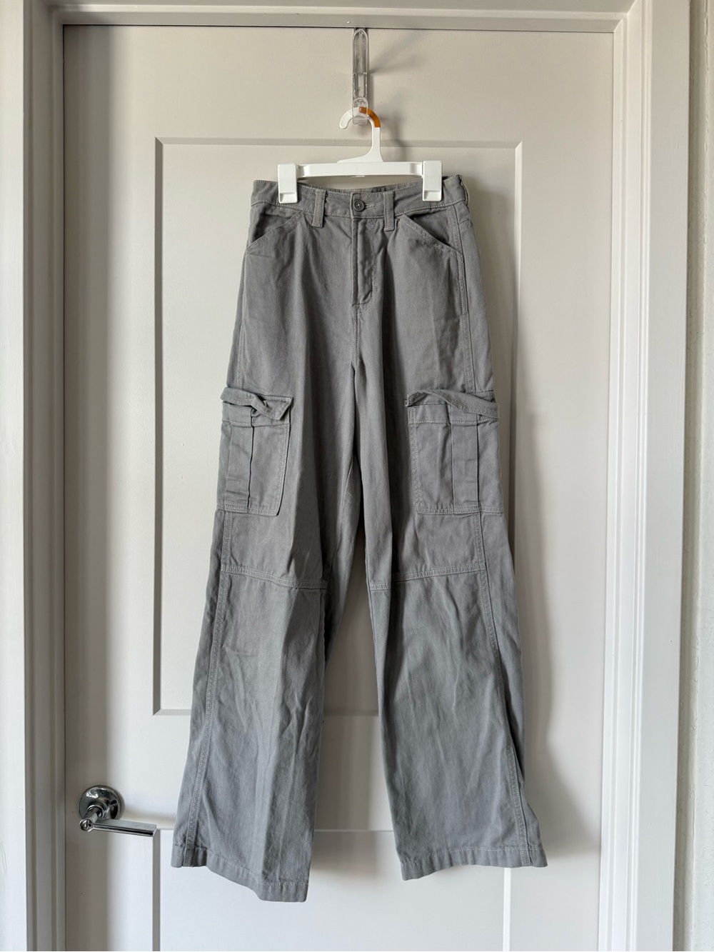H&M women’s Gray Cargo Trousers
